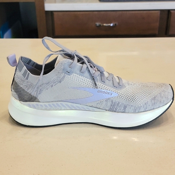 Brooks Bedlam 3 Women's Heather Gray and Purple Running Sneakers Shoes - Size 10 - Picture 4 of 16